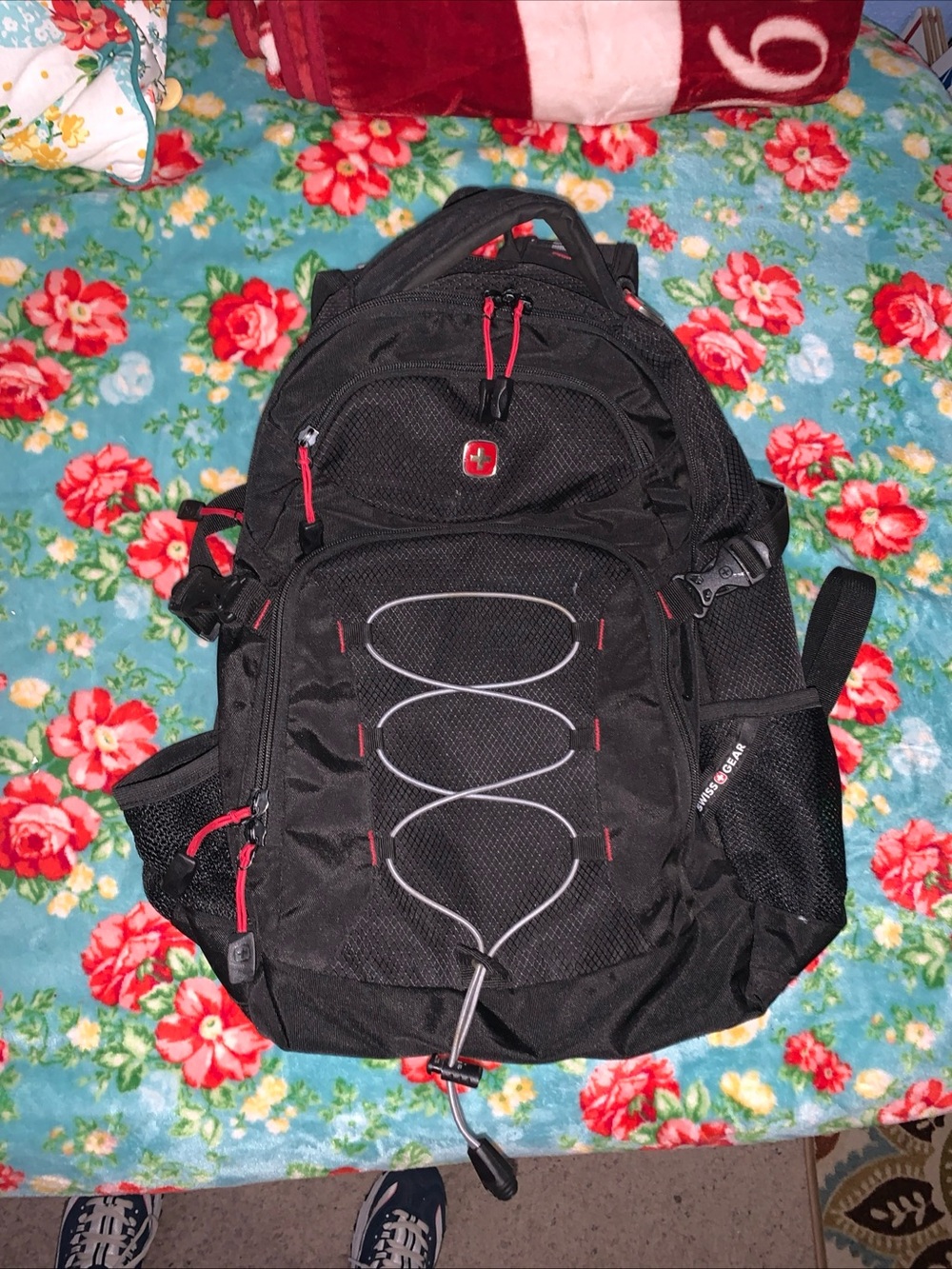 SwissGear 1186 Bungee Core Laptop Backpack Red & Black 18 Inch